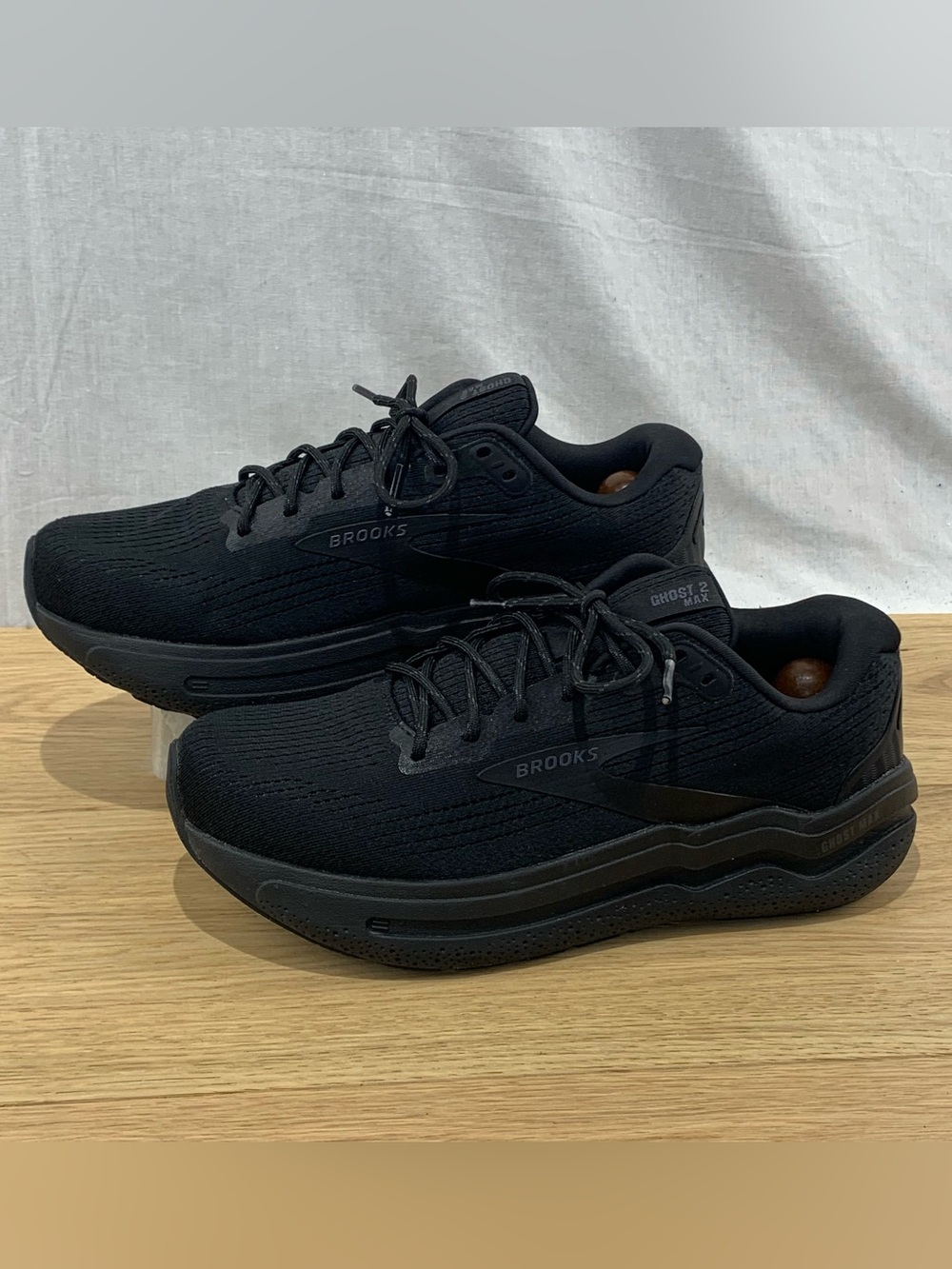 Brooks Ghost Max 2 Black Women’s Size 11.5 D Running Shoes Read Description